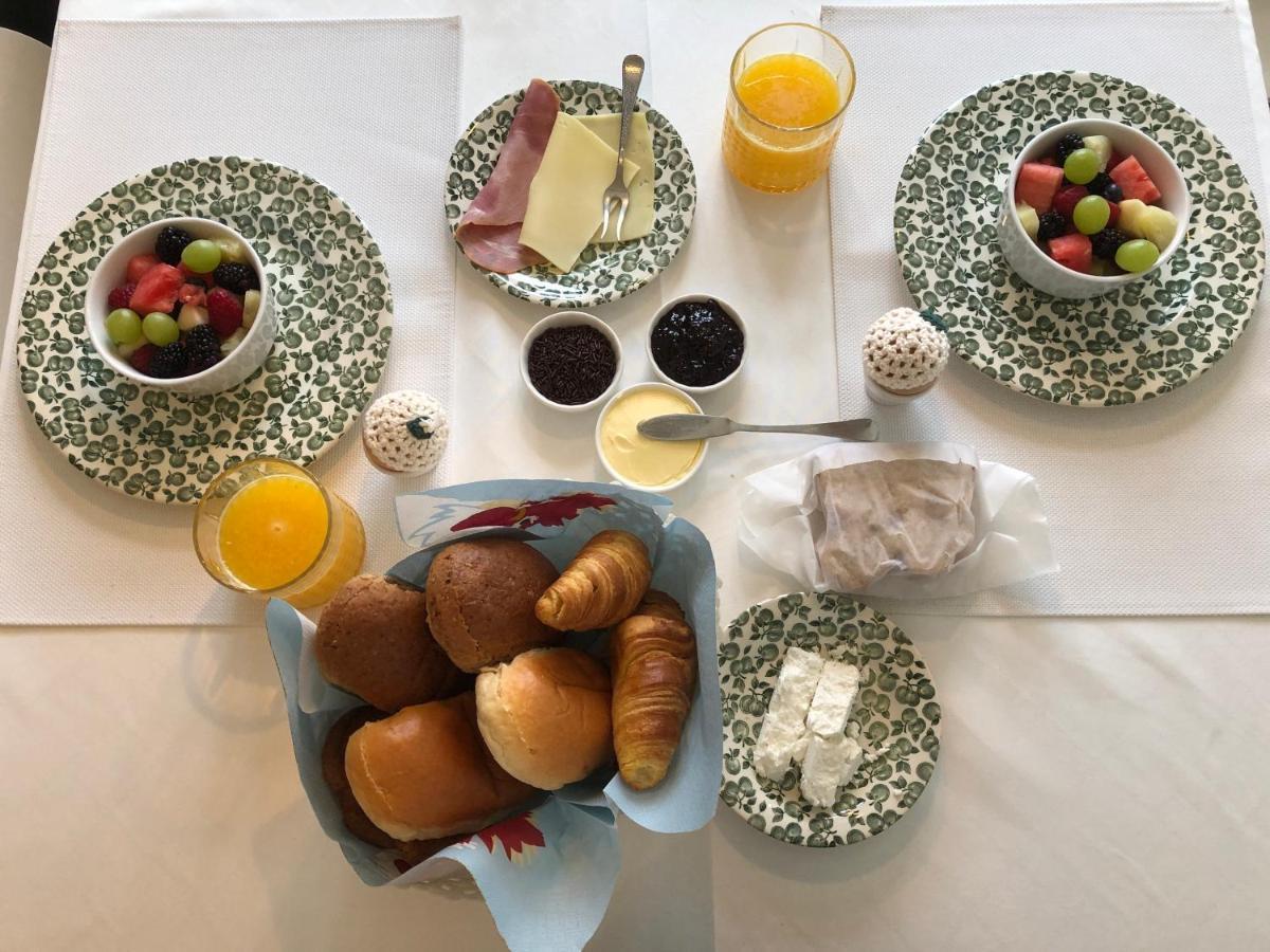 Onder De Boom Bed & Breakfast Gerkesklooster ภายนอก รูปภาพ